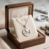 Elegant Mom necklace with heart pendant